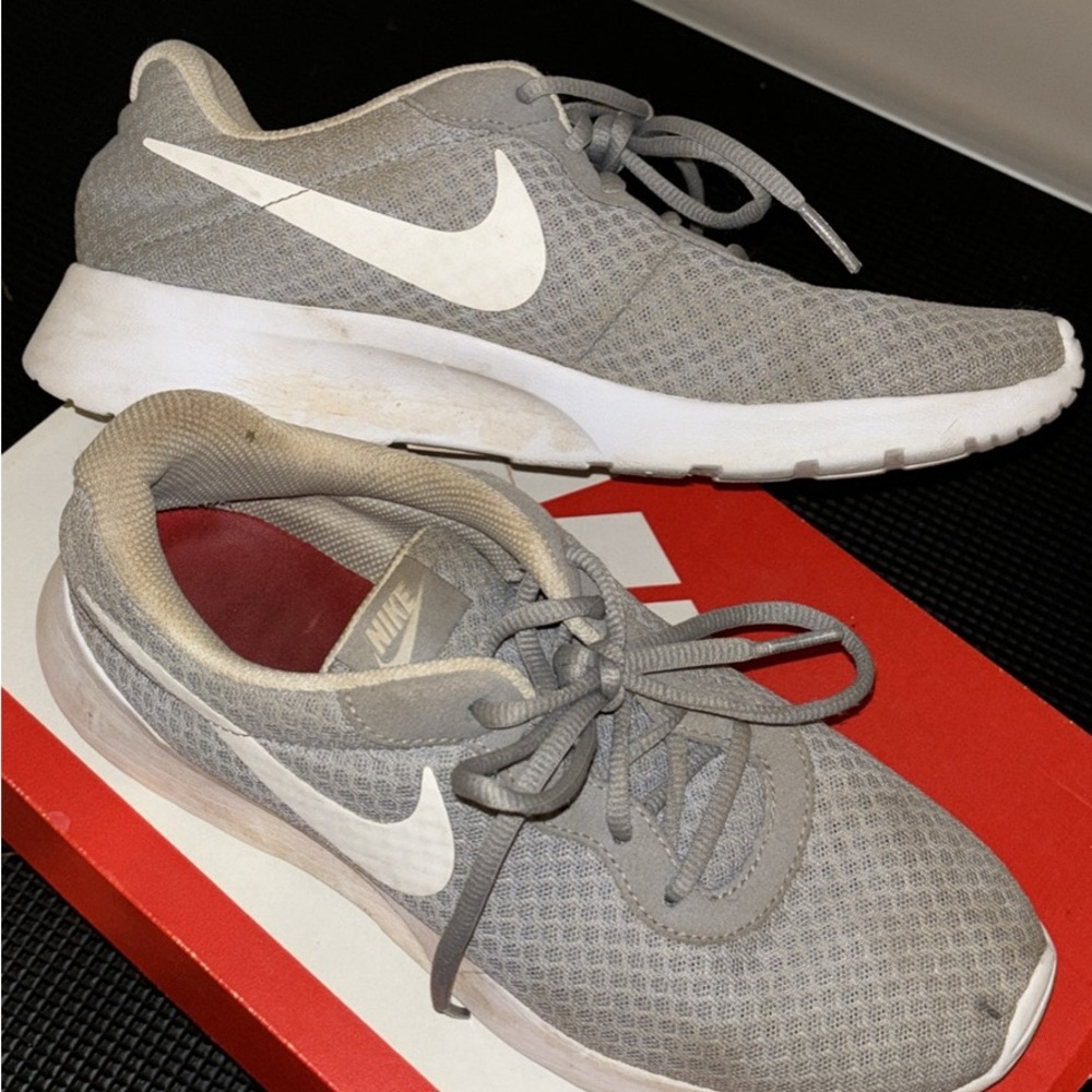 Nike tanjuns